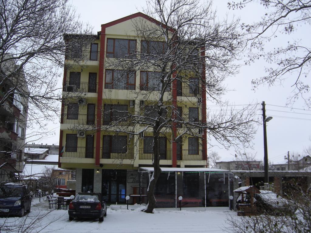 Central Park Family Hotel Kavarna Eksteriør bilde